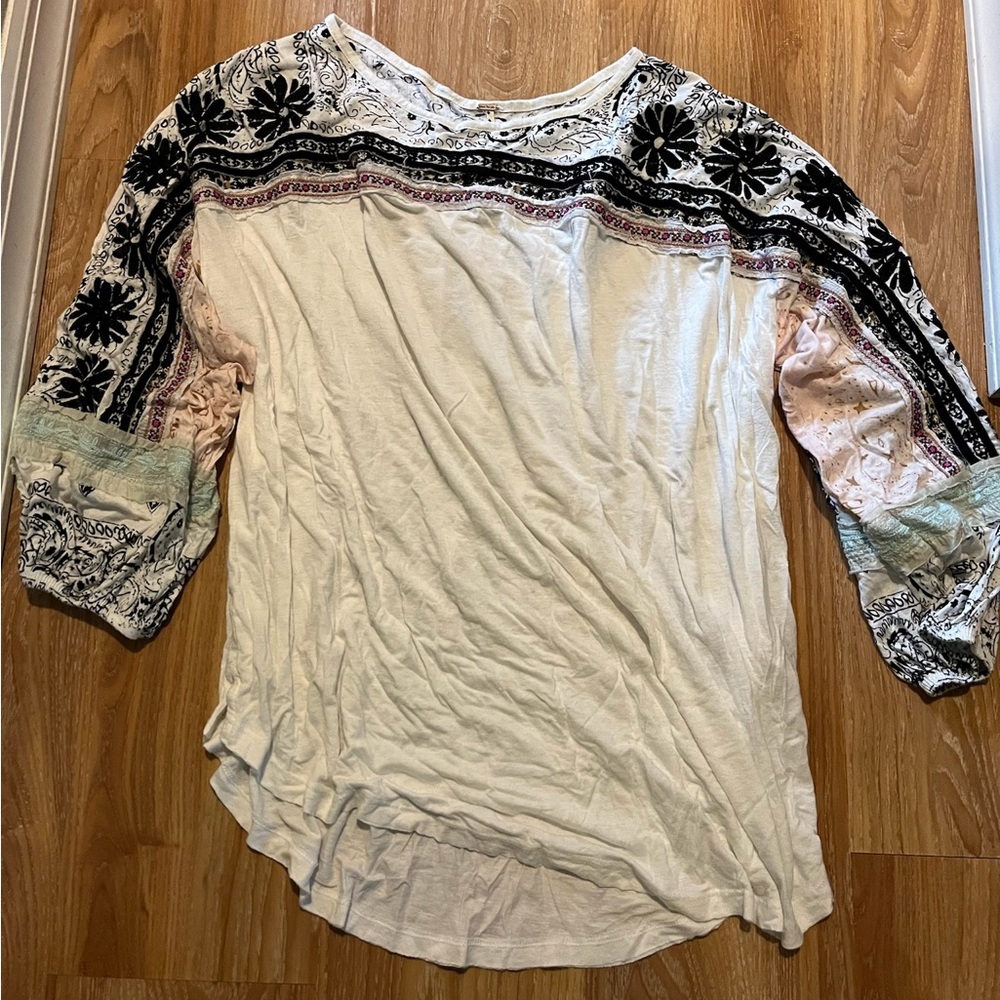 Long sleeve pattern top